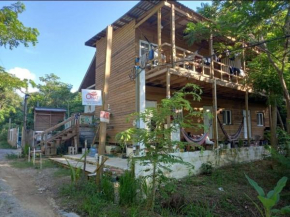 Onat Roatan hostel